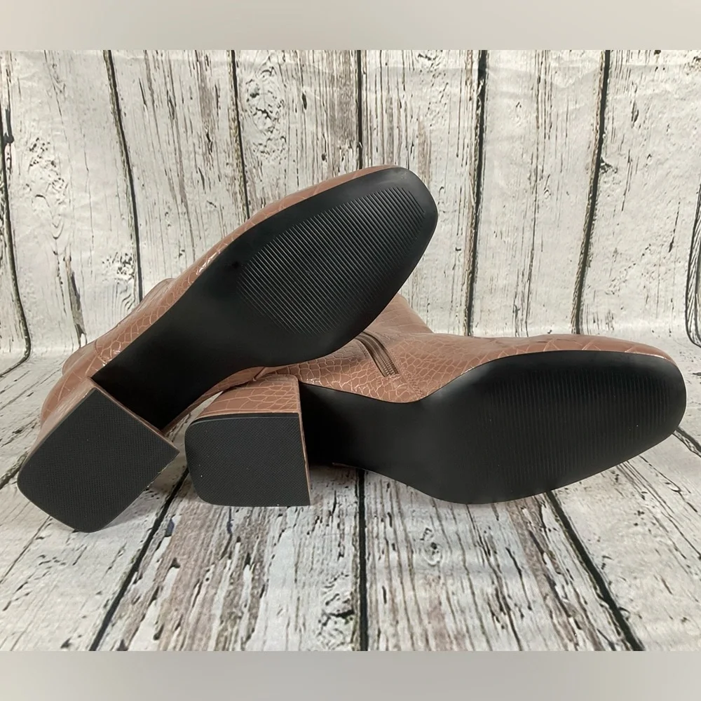 Steve Madden “Darma” Crocodile Embossed Ankle Boots Blush Tan Bootie Sz 10 - Picture 5 of 9